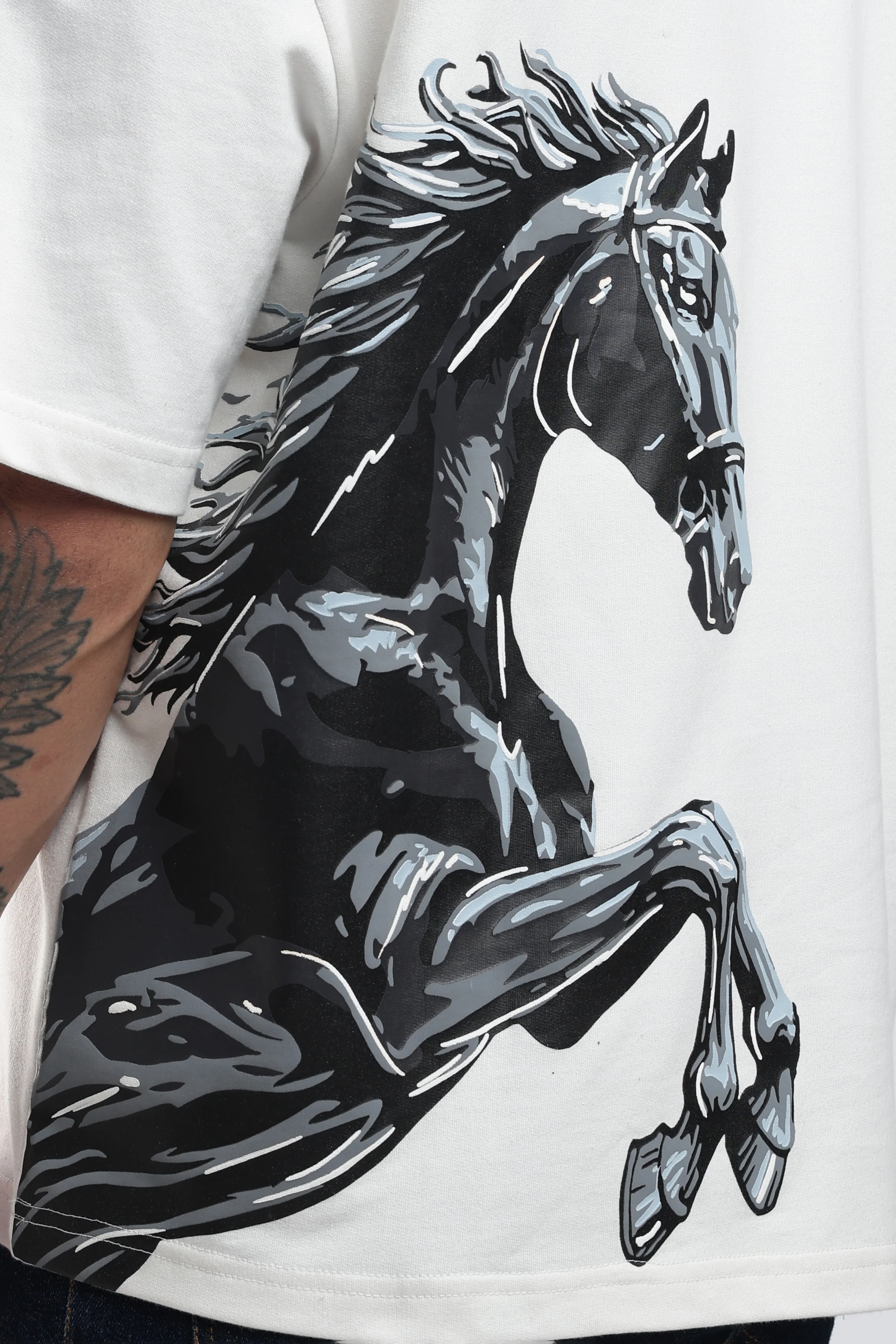 Stallion Oversized T-shirt - Image 3